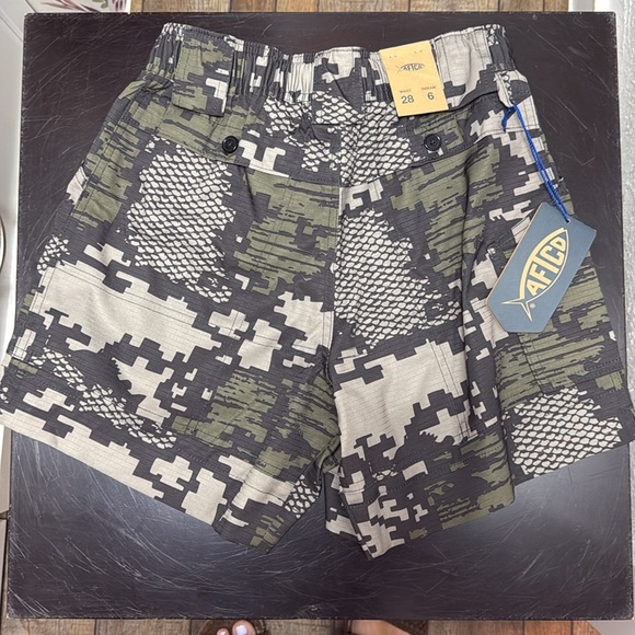 AFTCO fishing shorts - Picture 2 of 2